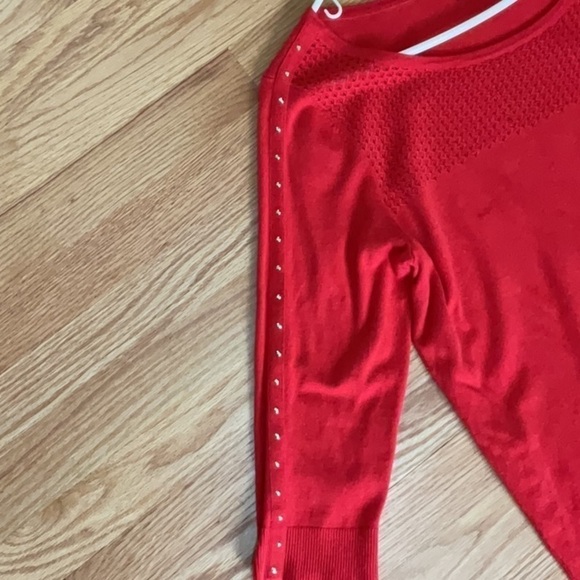 New York & Company 7th Avenue Design Studio Scooped Neck Sweater - Picture 5 of 11